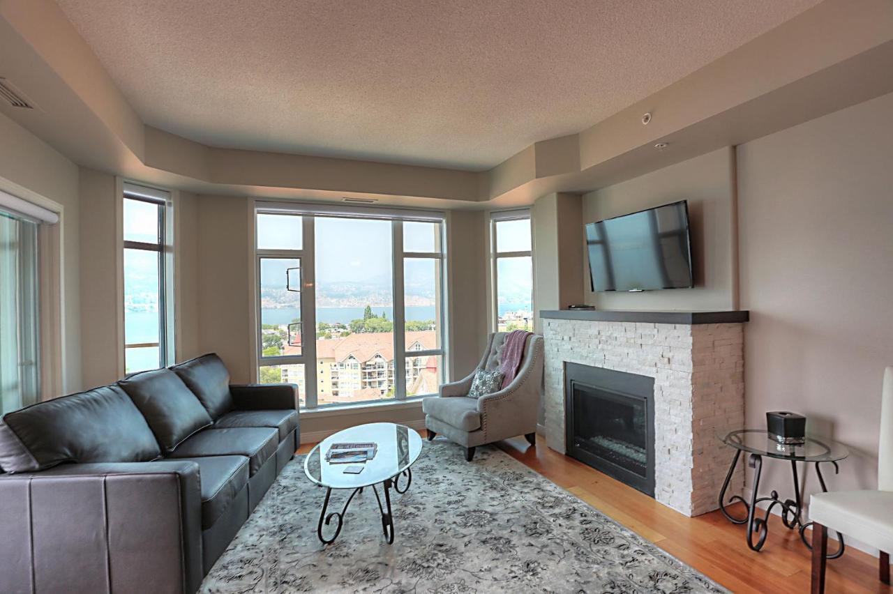 Sunset Waterfront Resort By Kelownacondorentals Exterior photo